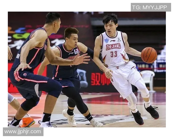 重庆篮球队与广州篮球队赛后复盘总结比赛经验与教训分析